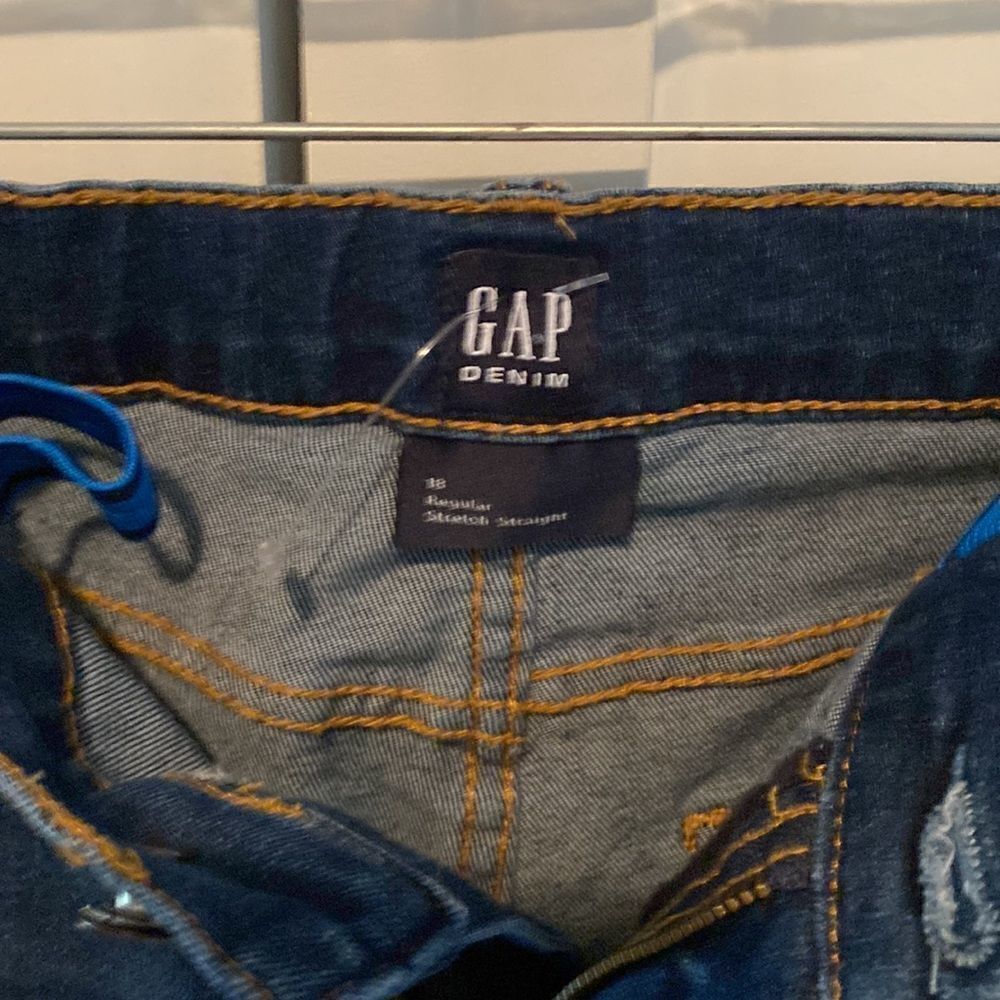 Gap  Jeans  - Picture 3 of 4